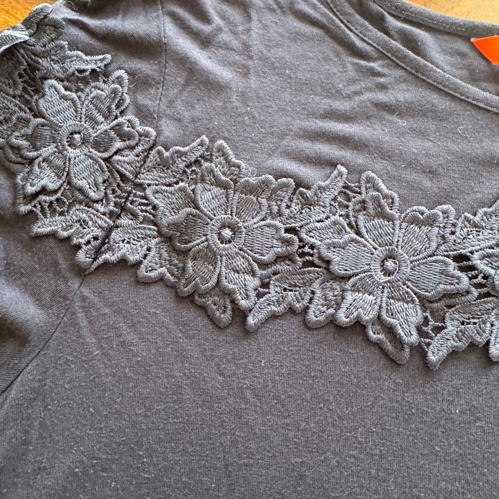 Navy Blue Lace Trim Top- Size L - Picture 6 of 8